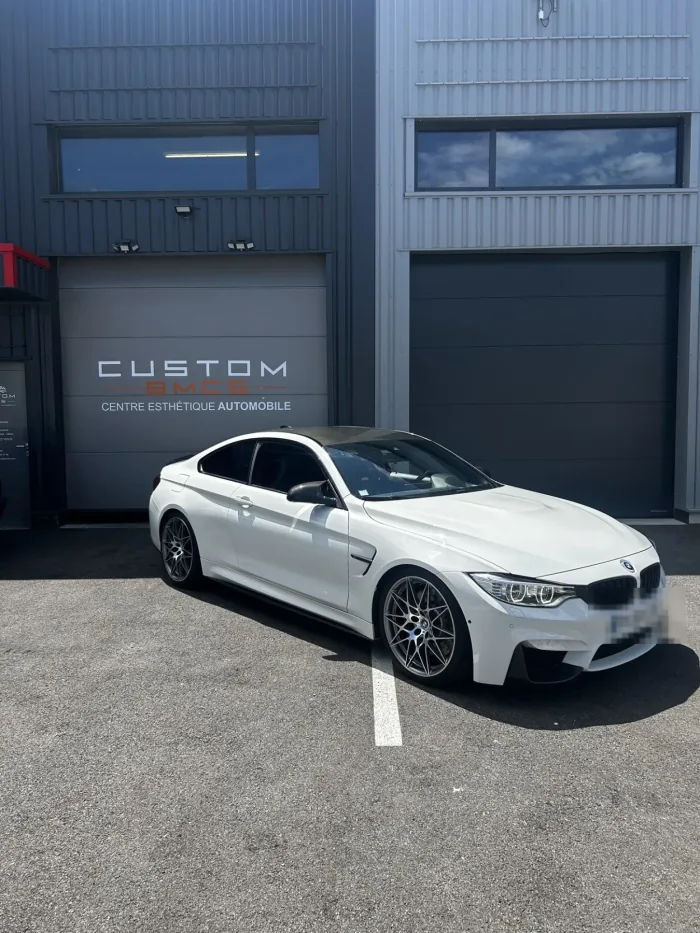 BMW M4 passée à l'atelier Custom BMCS