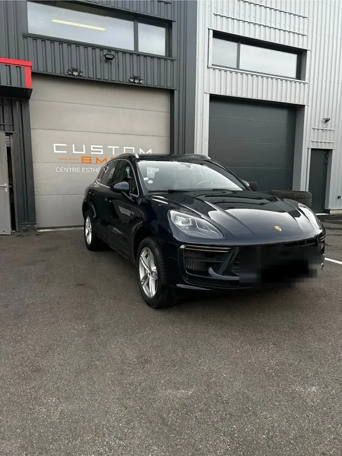 Porsche Macan passée à l'atelier Custom BMCS