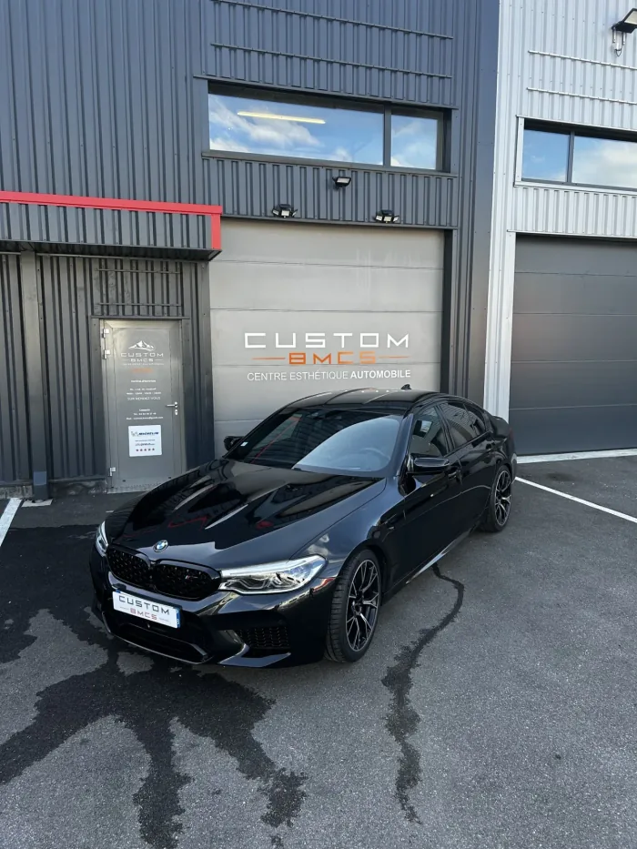 BMW M5 passée à l'atelier Custom BMCS